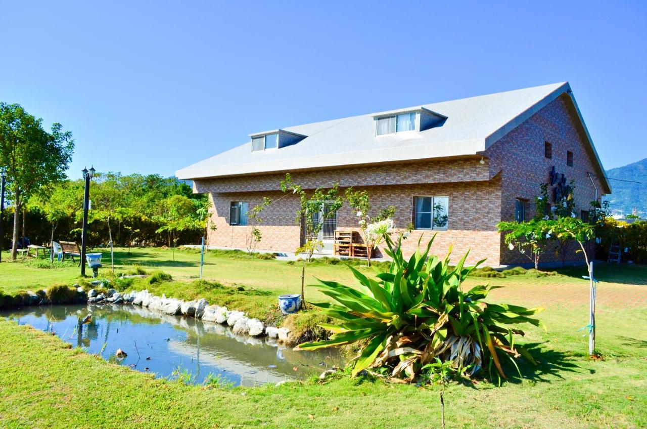Red Crown Jacana B&B Taitung Exterior photo